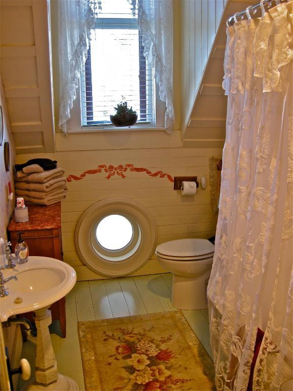 The Old Tower House Bed & Breakfast North Bend Kamer foto